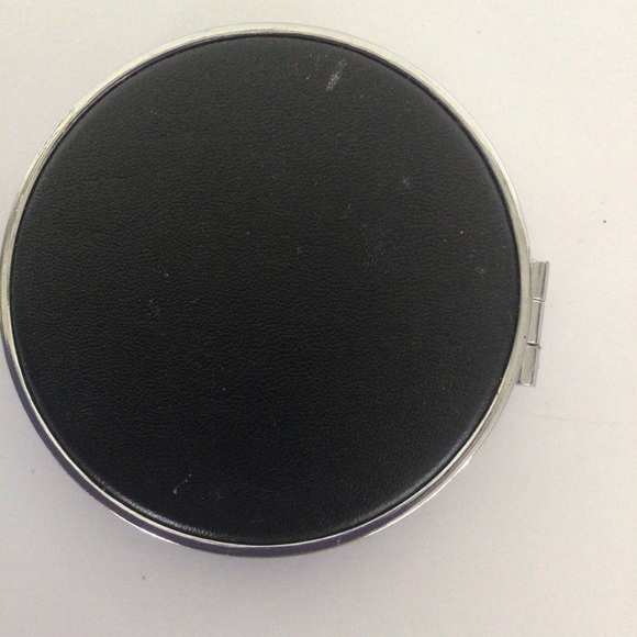 TRAVEL SIZE MAGNIFYING COMPACT MIRROR NWOT - Picture 3 of 3
